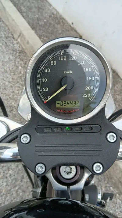 A vendre Magnifique Harley-Davidson Sportster XL883L SuperLow