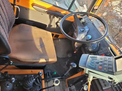 URGENT! A vendre UNIMOG U 1450 4x4 Camion Mercedes avec 117000km Pont Basculant