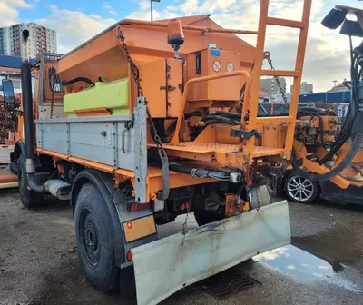 URGENT! A vendre UNIMOG U 1450 4x4 Camion Mercedes avec 117000km Pont Basculant