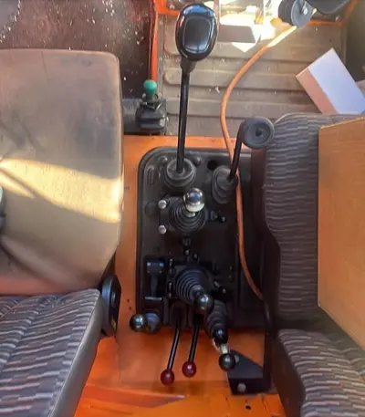 URGENT! A vendre UNIMOG U 1450 4x4 Camion Mercedes avec 117000km Pont Basculant