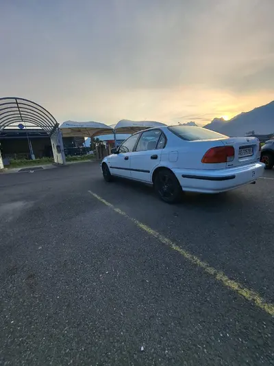 Honda Civic 1.5i LS V-tec 