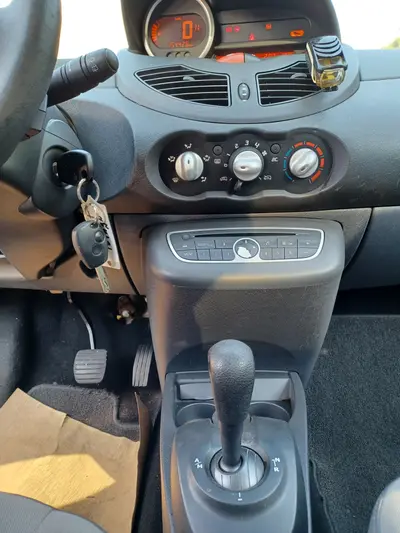 Vendo Renault Twingo 1.2 automatica 