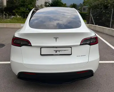  Tesla Model Y Long Range AWD in perfette condizioni