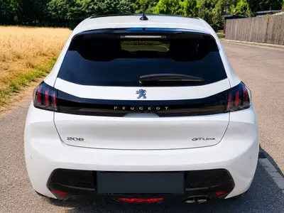 Peugeot 208 GT Line PureTech 130 EAT8, Zahnriemen neu