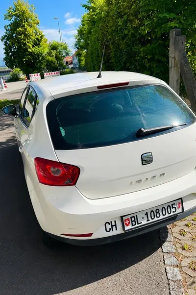 SEAT Ibiza 1.6 16V | 2. Hand | MFK | TomTom Navigation | 8-fach bereift