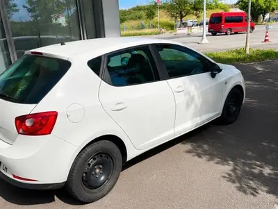 SEAT Ibiza 1.6 16V | 2. Hand | MFK | TomTom Navigation | 8-fach bereift