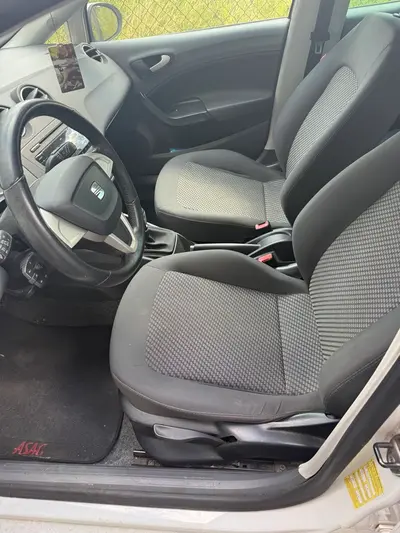 SEAT Ibiza 1.6 16V | 2. Hand | MFK | TomTom Navigation | 8-fach bereift