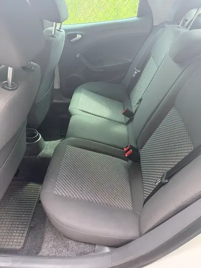 SEAT Ibiza 1.6 16V | 2. Hand | MFK | TomTom Navigation | 8-fach bereift