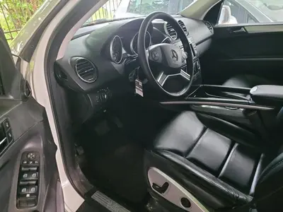 A saisir MERCEDES-BENS ML 300CDI EC Beau SUV 