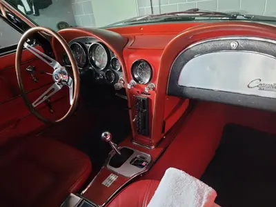 Superbe Chevrolet Corvette cabriolet Sting Ray C2