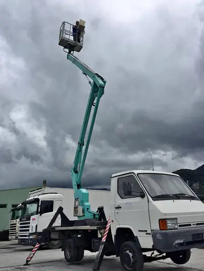 Nissan Trade