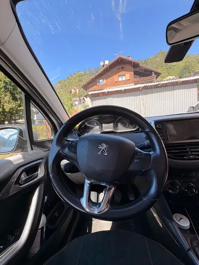 Peugeot 2008 Allure 1.6 BlueHDi – 100 PS – Diesel