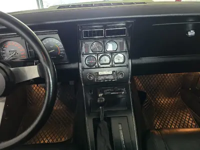 Chevrolet Corvette C3 L82