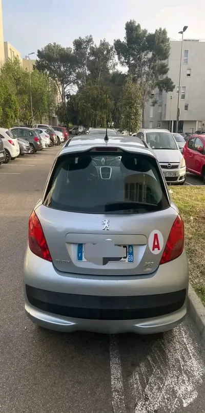 PEUGEOT 207 