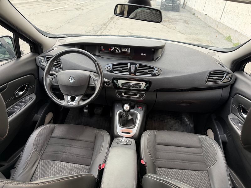 RENAULT Scenic - photo 2