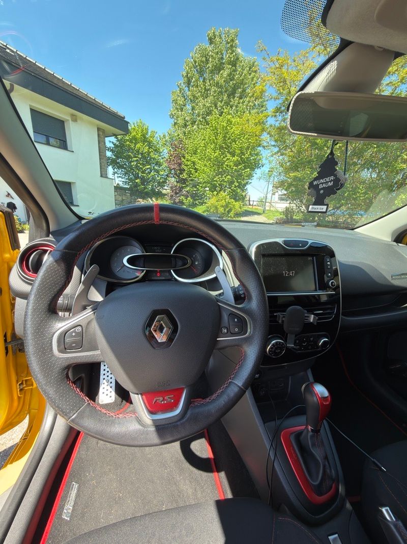 RENAULT Clio RS - photo 8