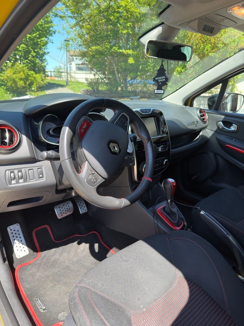 RENAULT Clio RS - photo 10