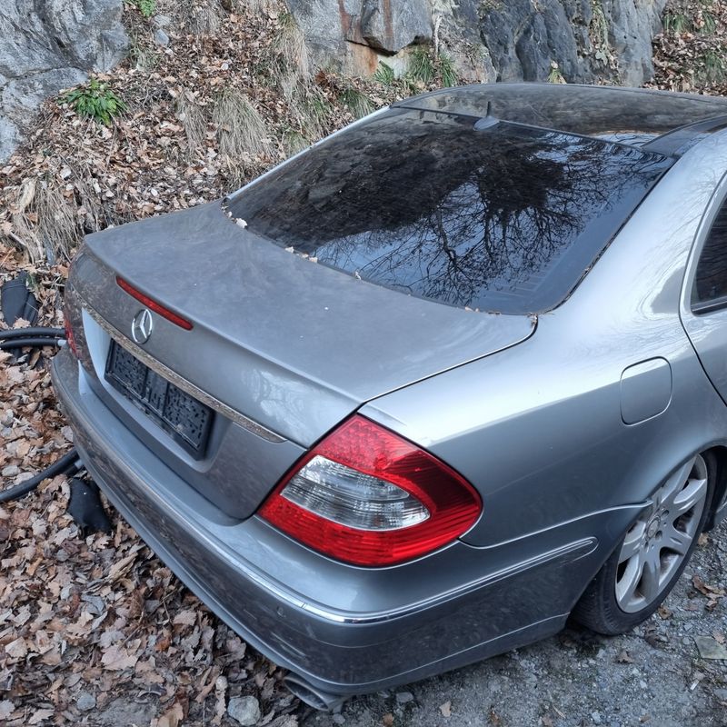 MERCEDES BENZ E-Class - photo 2