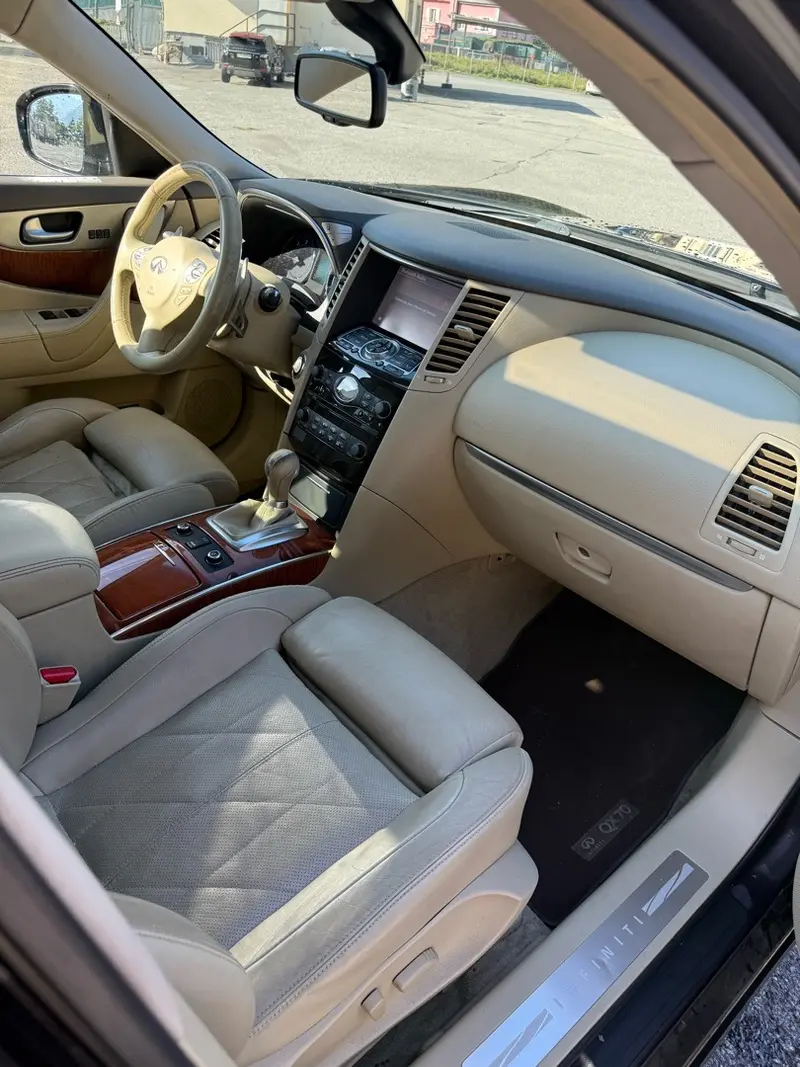 infiniti qx70