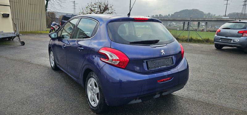 PEUGEOT 208 - photo 5