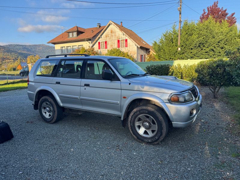 MITSUBISHI Pajero - photo 4