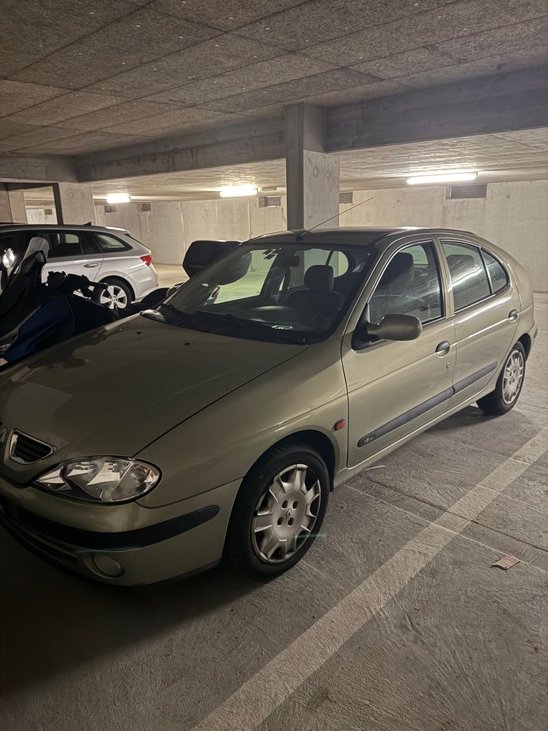 RENAULT Megane