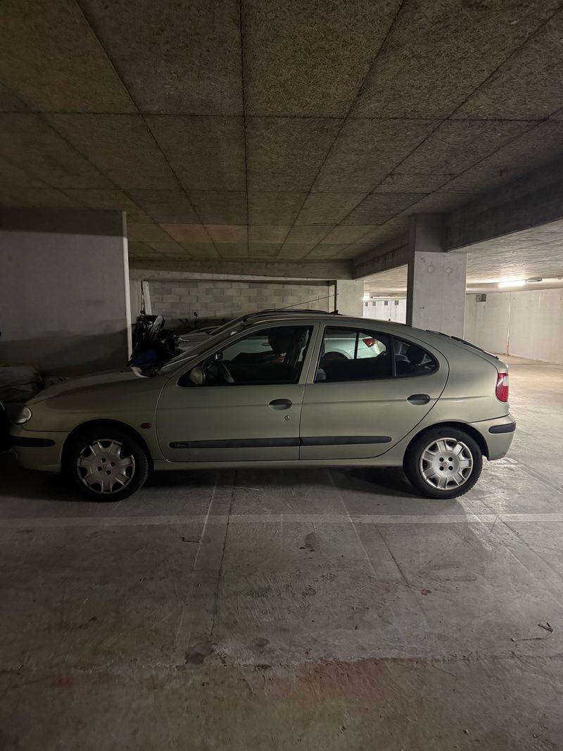 RENAULT Megane - photo 2