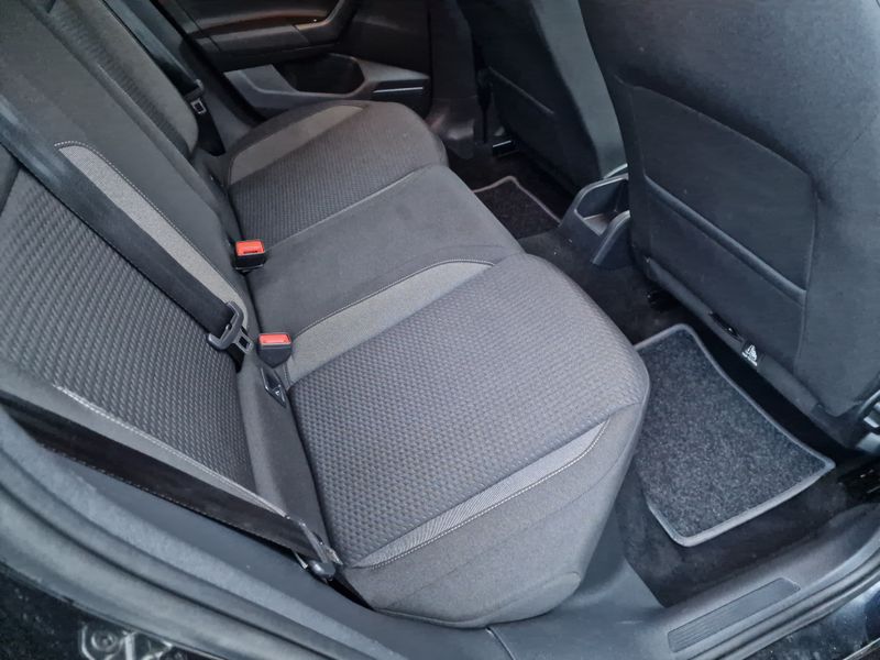 VOLKSWAGEN Polo - photo 9