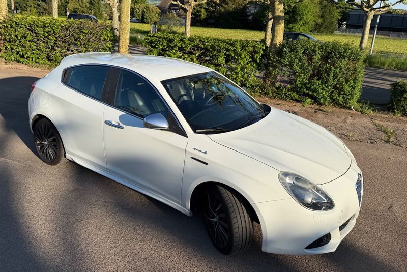 Alfa Romeo Giulietta 1.4 TB - photo 2