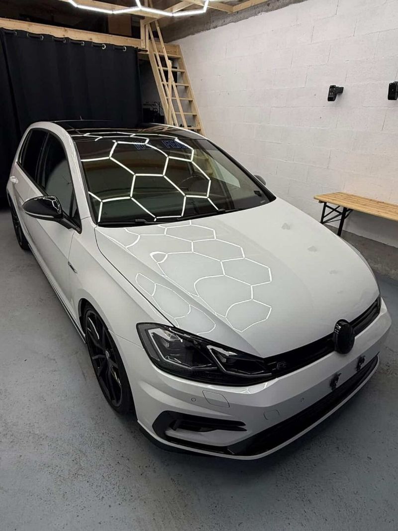 VOLKSWAGEN Golf R - photo 3